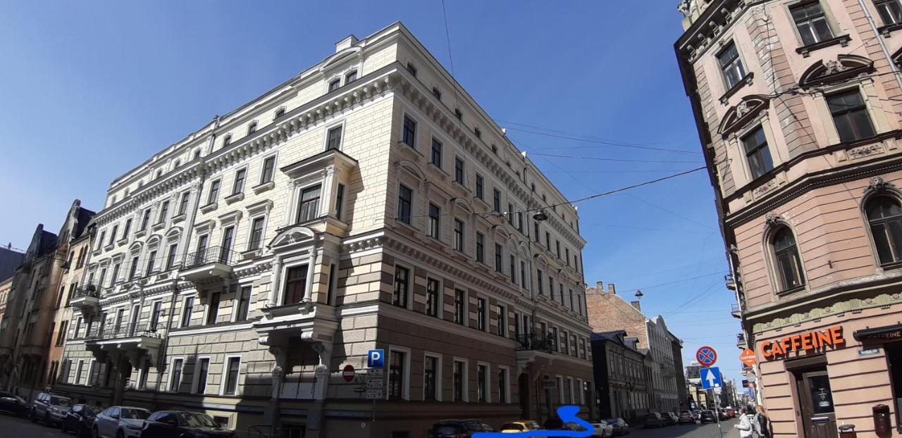 Premium - Ground Floor With Separate Entrance Appartement *